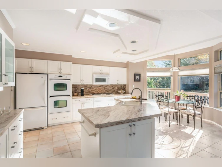 3285 Hobart Place, Fairwinds, BC, V9P 9H6 - 3