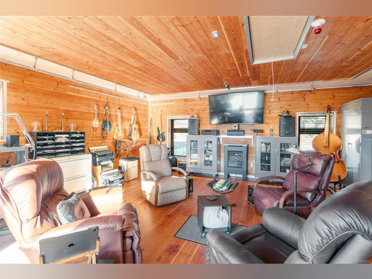 2405 Chain Way, Nanoose, BC, V9P 9G2 - 24