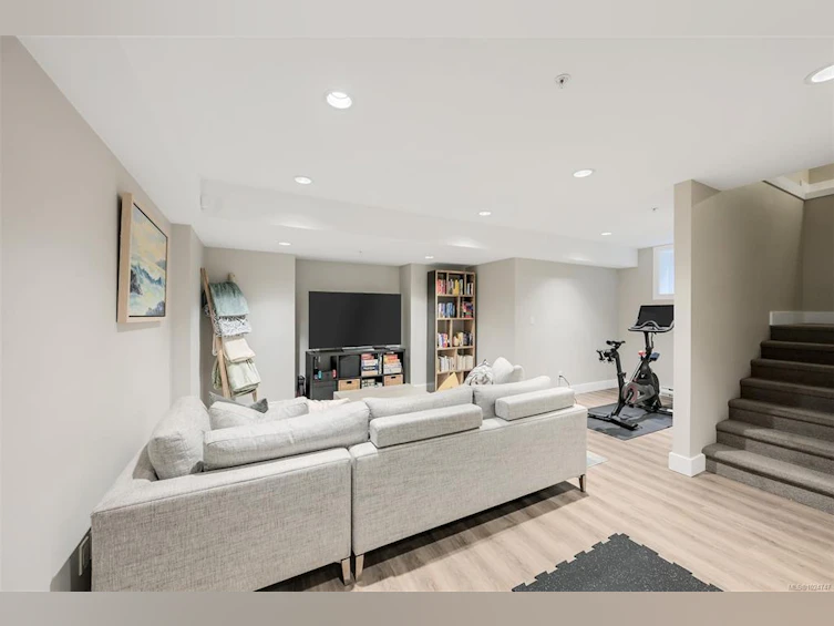 7864 Lochside Drive, Central Saanich, BC, V8M 0B9 - 21