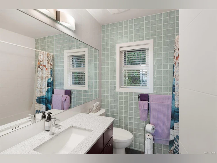 5009 Cordova Bay Road, Saanich, BC, V8Y 2K1 - 33