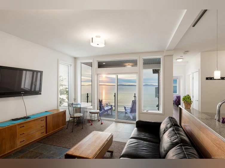 5009 Cordova Bay Road, Saanich, BC, V8Y 2K1 - 30