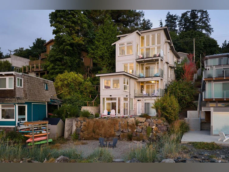 5009 Cordova Bay Road, Saanich, BC, V8Y 2K1 - 4