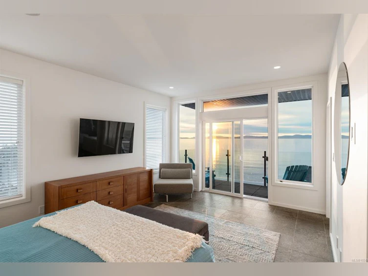 5009 Cordova Bay Road, Saanich, BC, V8Y 2K1 - 18