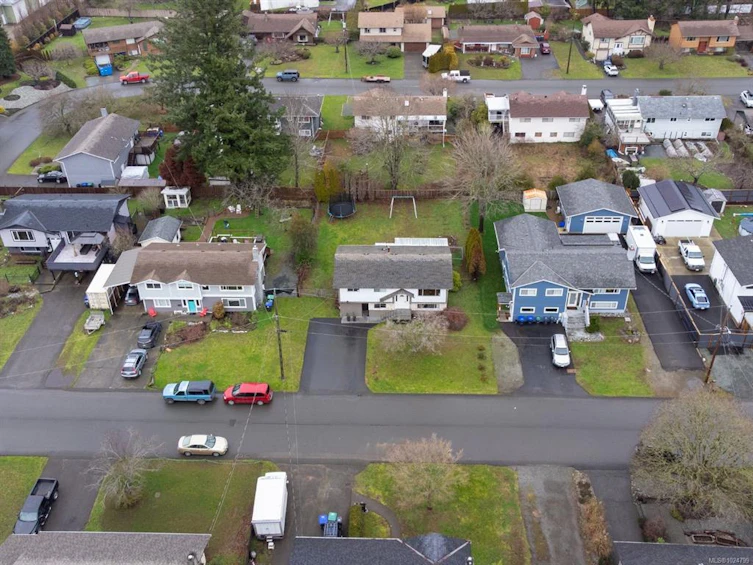 1920 Cougar Crescent, Comox, BC, V9M 2K5 - 17