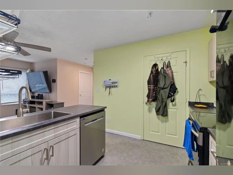 208-383 Wale Road, Colwood, BC, V9B 2P9 - 13