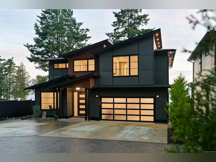 4599 Cordova Bay Road, Saanich, BC, V8Y 2K1 - 2
