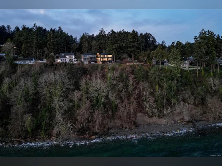 4599 Cordova Bay Road, Saanich, BC, V8Y 2K1 - 84