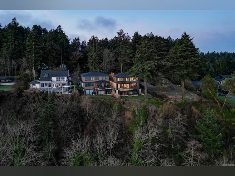 4599 Cordova Bay Road, Saanich, BC, V8Y 2K1 - 85