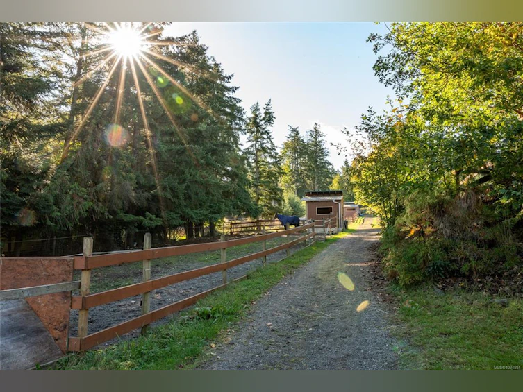 7727 Superior Road, Nanaimo, BC, V0R 2H0 - 39