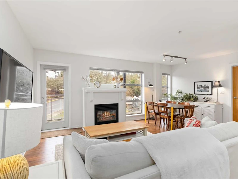 313 - 90 Regatta Landing Road, Victoria BC V9A 7R2