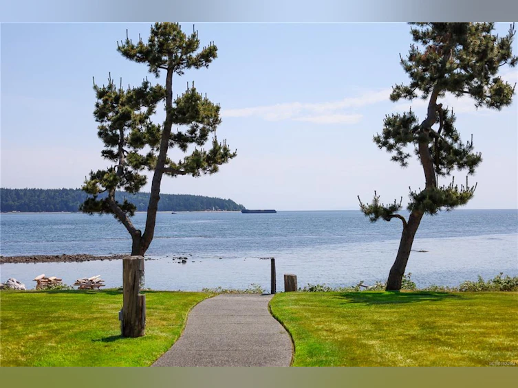 3210-27 S Island Highway, Campbell River, BC, V9W 1A2 - 3