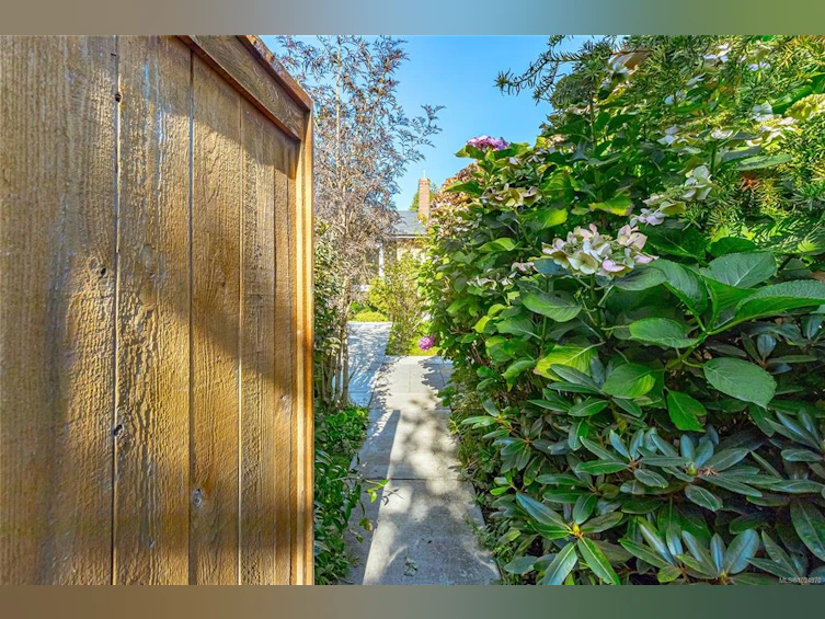 1082 Newport Avenue, Oak Bay, BC, V8S 5E3 - 44
