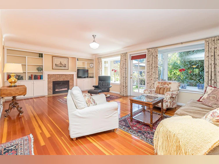 1082 Newport Avenue, Oak Bay, BC, V8S 5E3 - 7