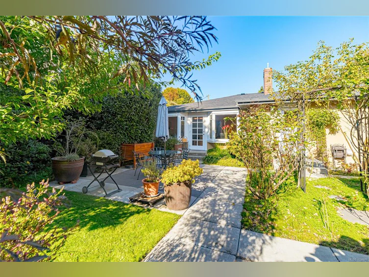 1082 Newport Avenue, Oak Bay, BC, V8S 5E3 - 41