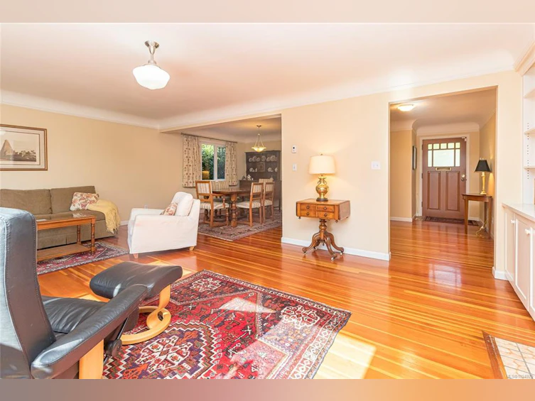 1082 Newport Avenue, Oak Bay, BC, V8S 5E3 - 9