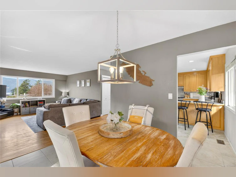 7257 Kristin Place, Central Saanich, BC, V8M 1J4 - 10