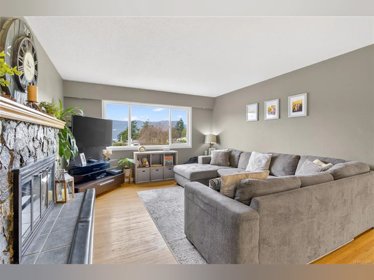 7257 Kristin Place, Central Saanich, BC, V8M 1J4 - 4
