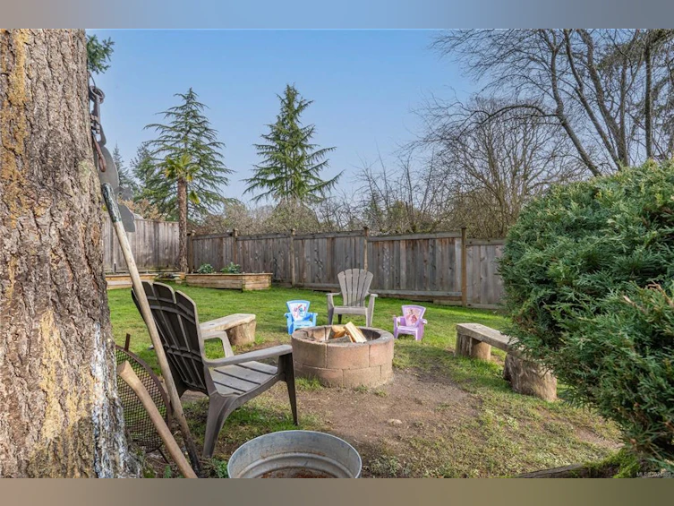 7257 Kristin Place, Central Saanich, BC, V8M 1J4 - 45