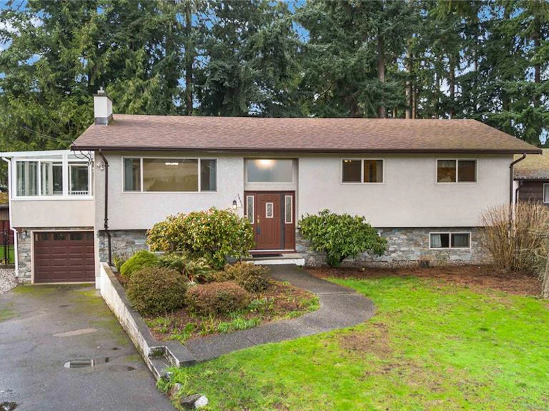 3058 Carola Place, Colwood BC V9C 1N1