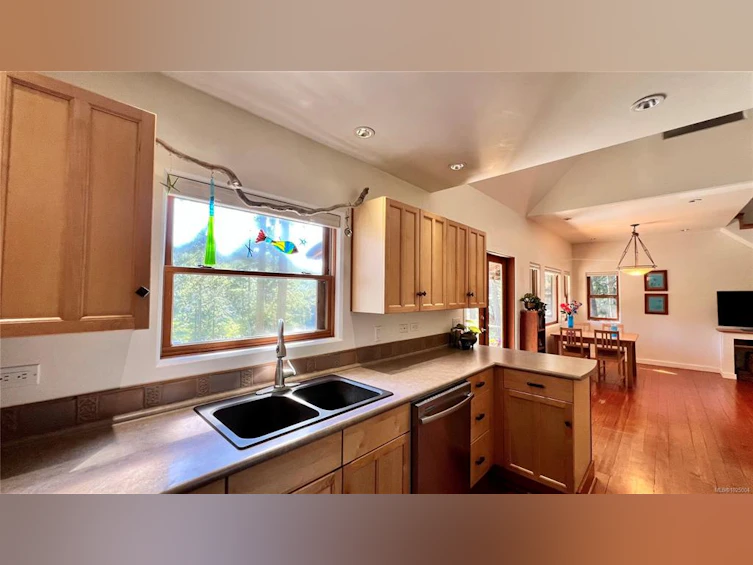 231 Halibut Hill Road, Mudge Island, BC, V0R 1X6 - 23