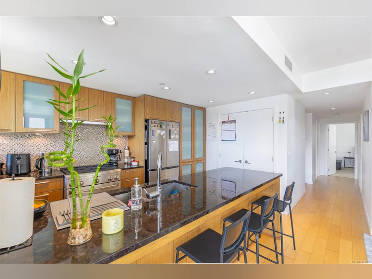 501-608 Broughton Street, Victoria, BC, V8W 1X7 - 11