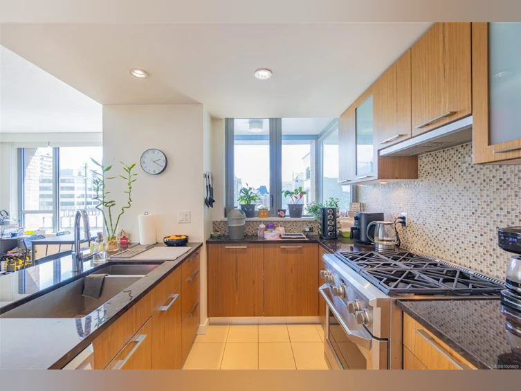 501-608 Broughton Street, Victoria, BC, V8W 1X7 - 10