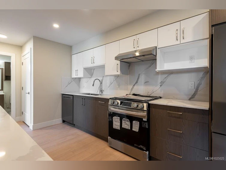 312-171 W Jensen Avenue, Parksville, BC, V9P 1K3 - 3