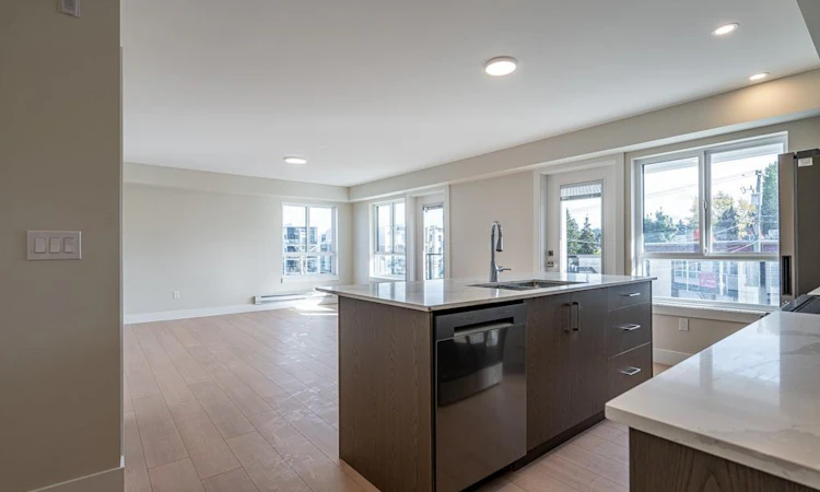 312-171 W Jensen Avenue