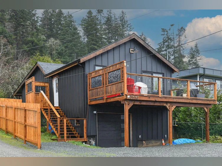 5693 S Island Highway, Union Bay, BC, V0R 3B0 - 38