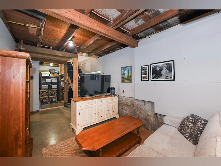 5693 S Island Highway, Union Bay, BC, V0R 3B0 - 30