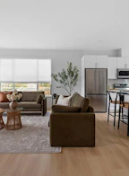 4 6258 Seablush Crescent