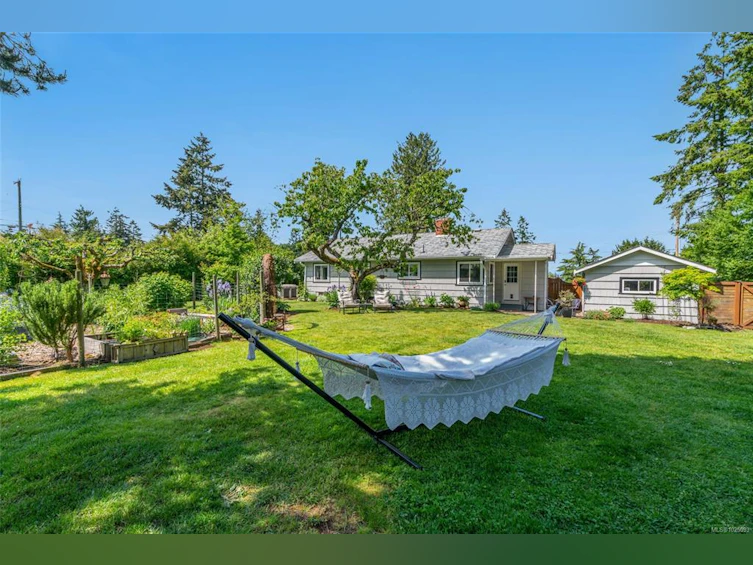 380 W Hirst Avenue, Parksville, BC, V9P 1K4 - 56