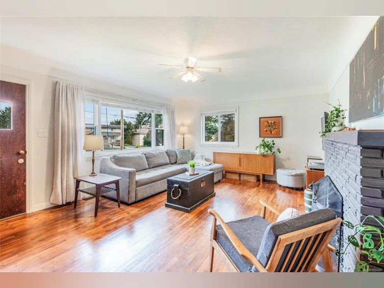 380 W Hirst Avenue, Parksville, BC, V9P 1K4 - 7