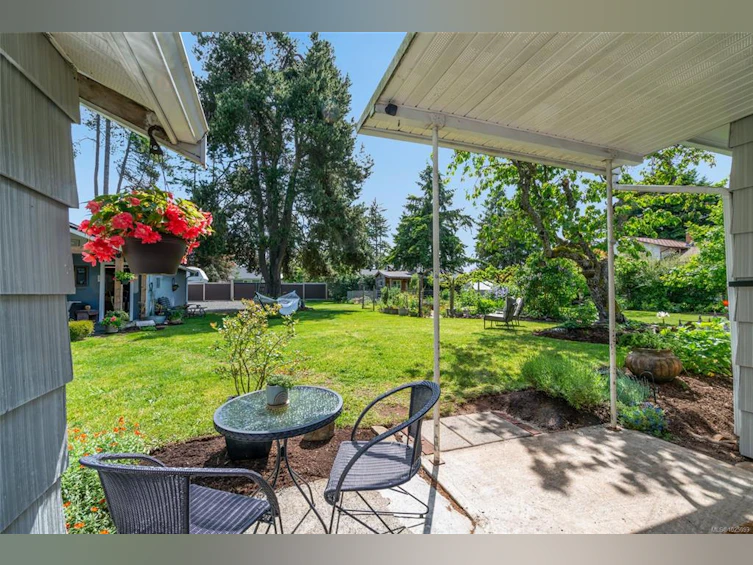 380 W Hirst Avenue, Parksville, BC, V9P 1K4 - 33