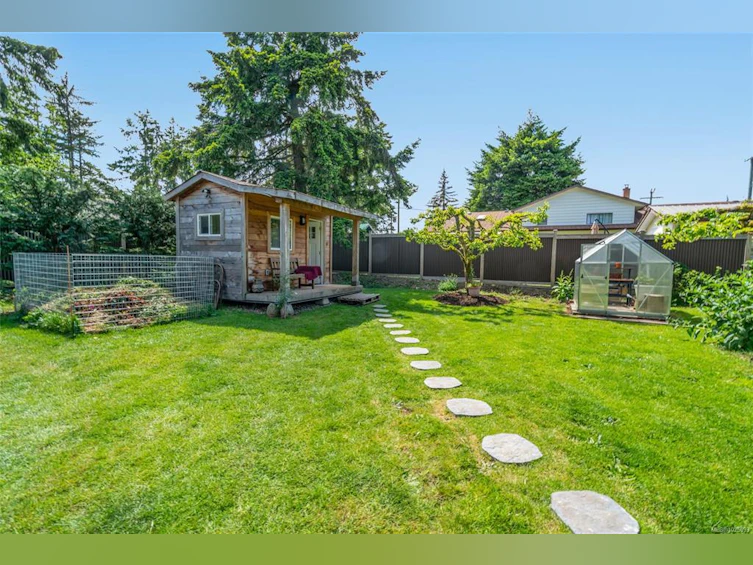 380 W Hirst Avenue, Parksville, BC, V9P 1K4 - 51