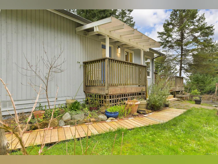 568 Bayview Drive, Mayne Island, BC, V0N 2J1 - 34