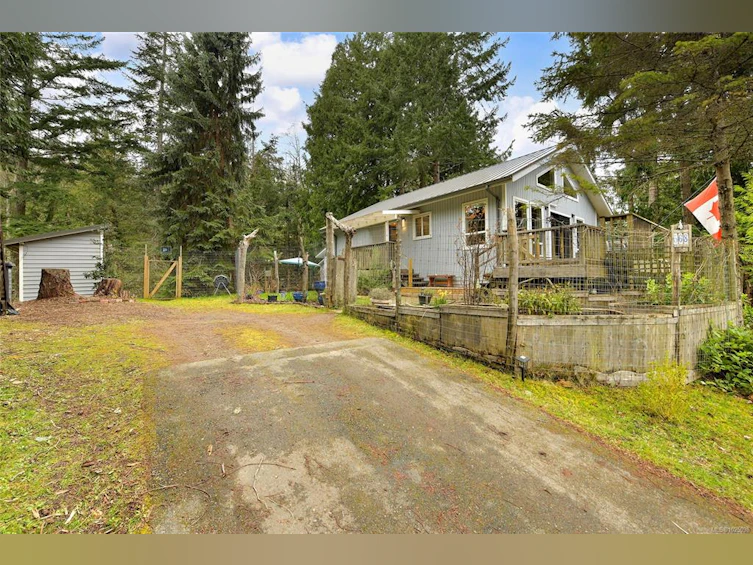 568 Bayview Drive, Mayne Island, BC, V0N 2J1 - 2