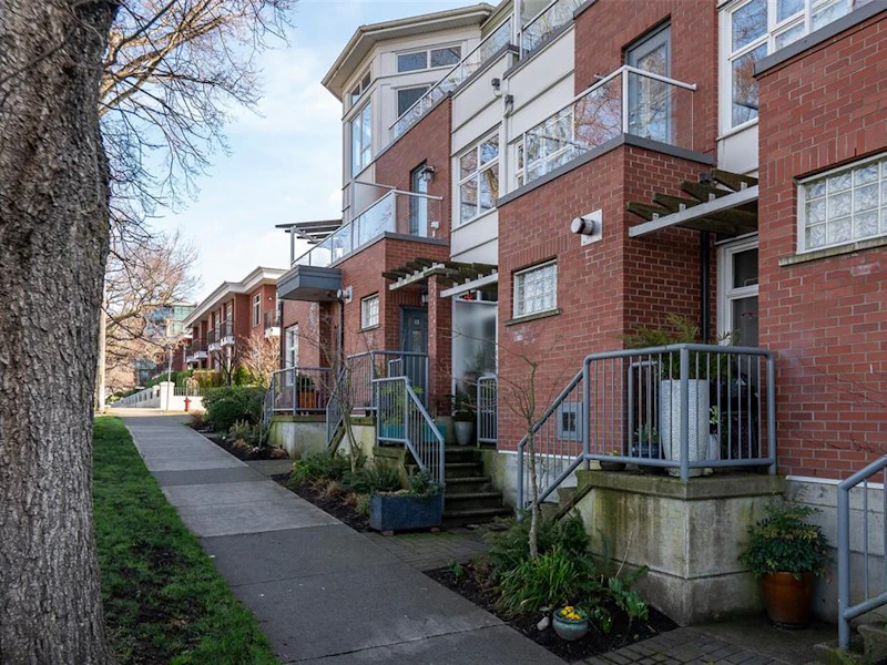 13 - 60 Dallas Road, Victoria BC V8V 1A2