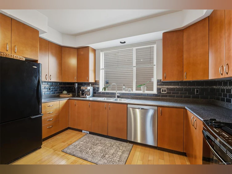 13-60 Dallas Road, Victoria, BC, V8V 1A2 - 9