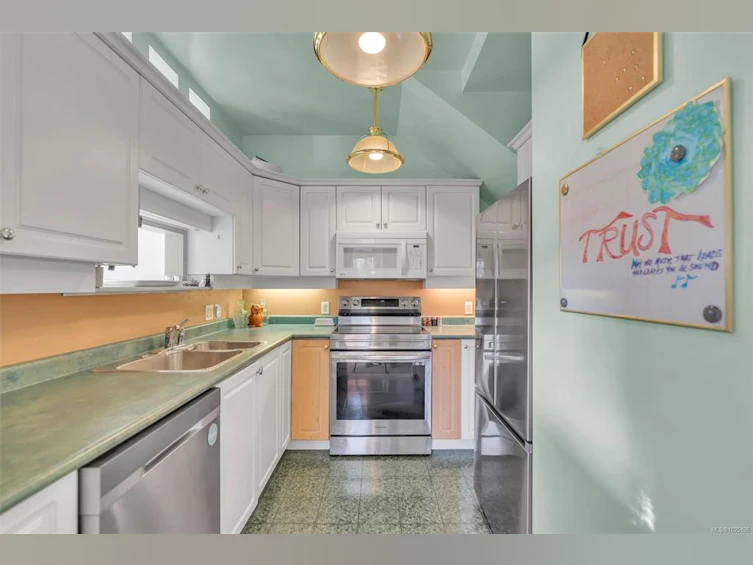 A-142 St. Lawrence Street, Victoria, BC, V8V 3M3 - 11