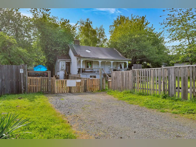 307 Holly Avenue, Nanaimo, BC, V9S 3M3 - 2