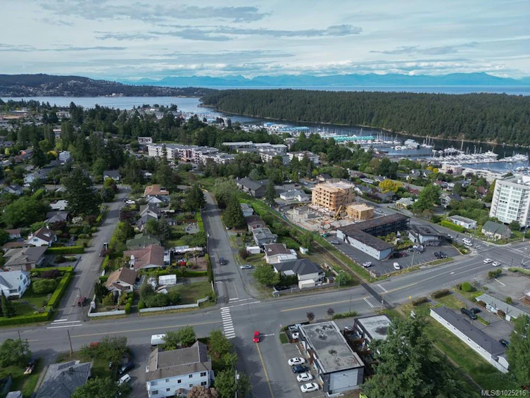 307, 311,315 Holly Avenue, Nanaimo, BC, V9S 3M3 - 4