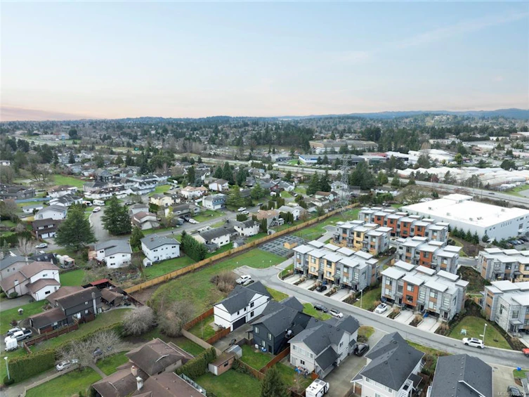 4247 Pullet Place, Saanich, BC, V8X 5J2 - 33