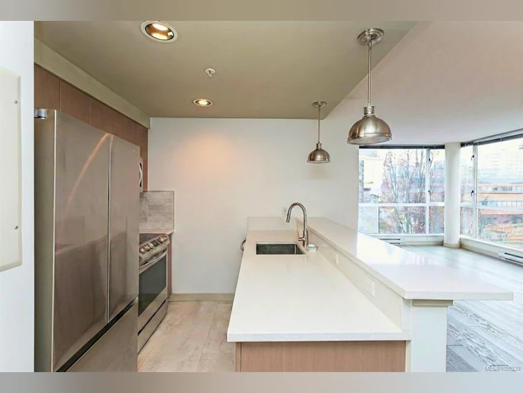 406-732 Cormorant Street, Victoria, BC, V8W 4A5 - 4