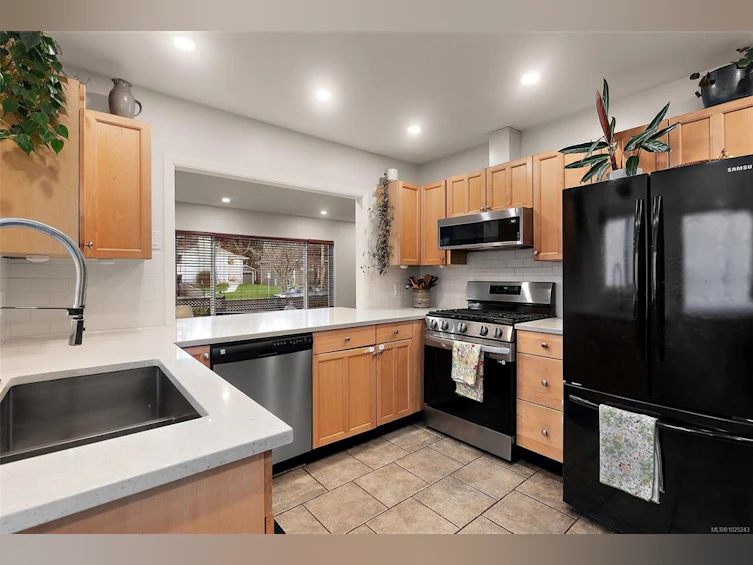 727 Porter Road, Esquimalt, BC, V9A 5W7 - 17