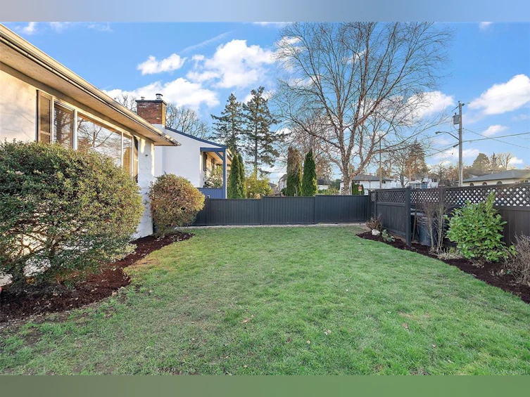 727 Porter Road, Esquimalt, BC, V9A 5W7 - 5