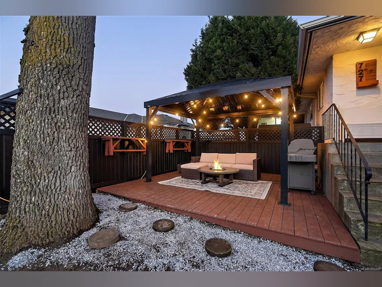 727 Porter Road, Esquimalt, BC, V9A 5W7 - 3
