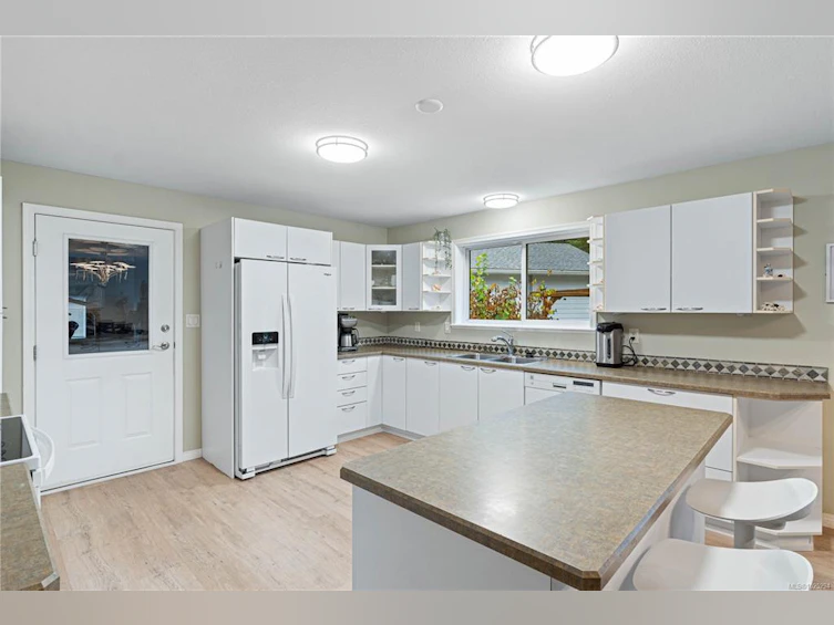 1356 Meadowood Way, Qualicum Beach, BC, V9K 2S4 - 18