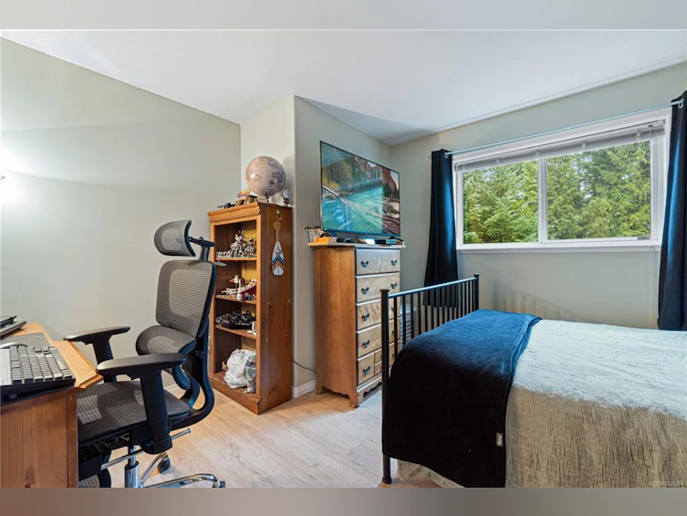 1356 Meadowood Way, Qualicum Beach, BC, V9K 2S4 - 11