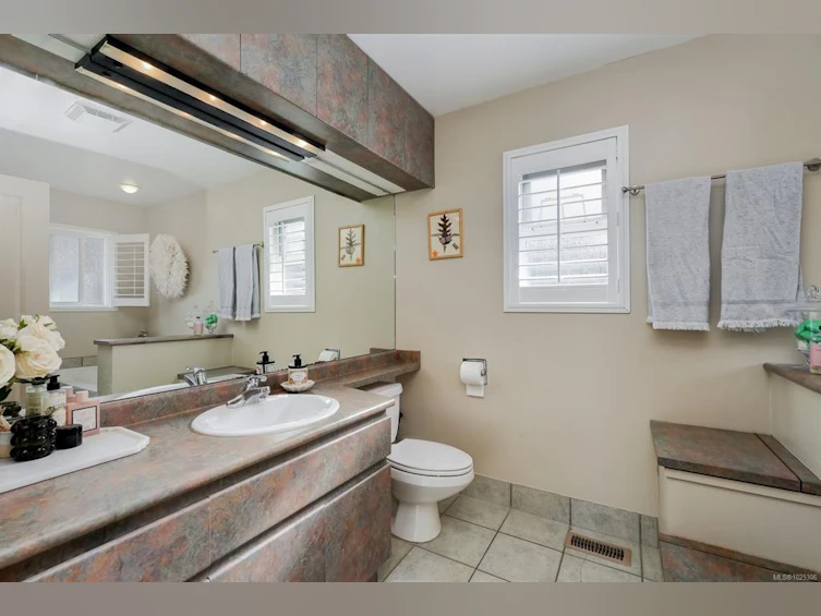 2606 James Island Road, Central Saanich, BC, V8M 1V4 - 17